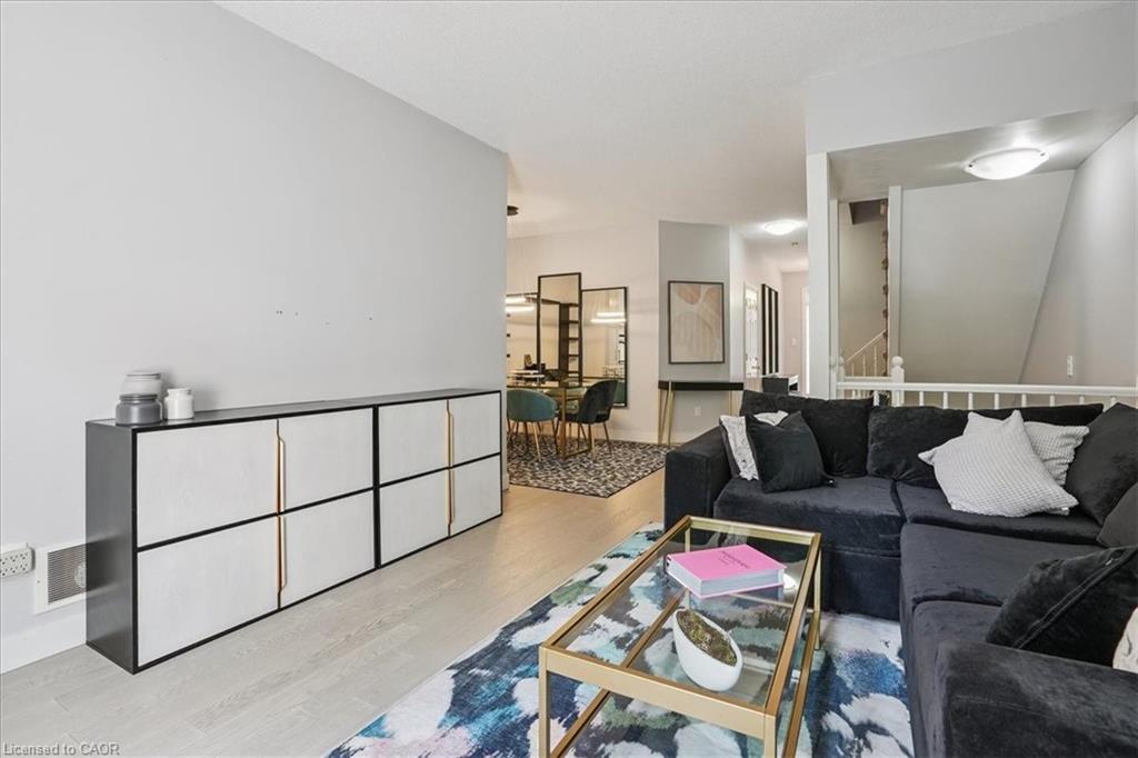 3-5200 Dorchester Road, Niagara Falls, ON - Indoor