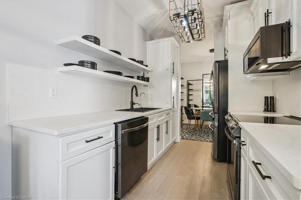 3-5200 Dorchester Road, Niagara Falls, ON - Indoor Photo Showing Kitchen With Upgraded Kitchen