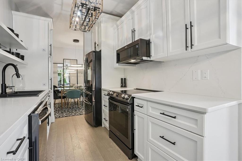 3-5200 Dorchester Road, Niagara Falls, ON - Indoor Photo Showing Kitchen With Upgraded Kitchen