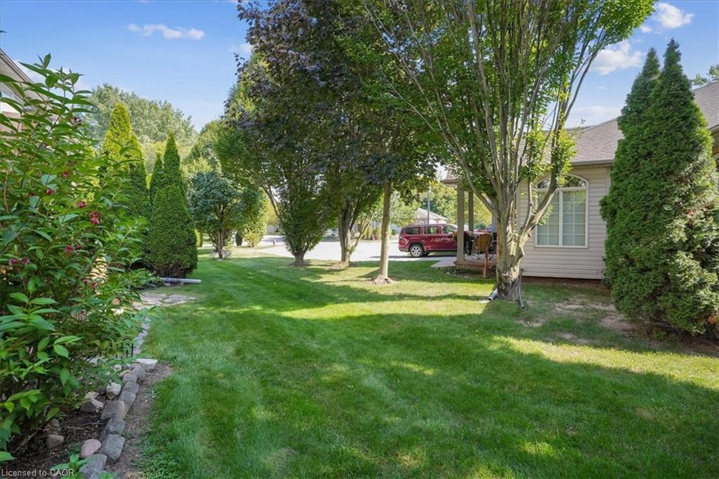 3-5200 Dorchester Road, Niagara Falls, ON - Outdoor