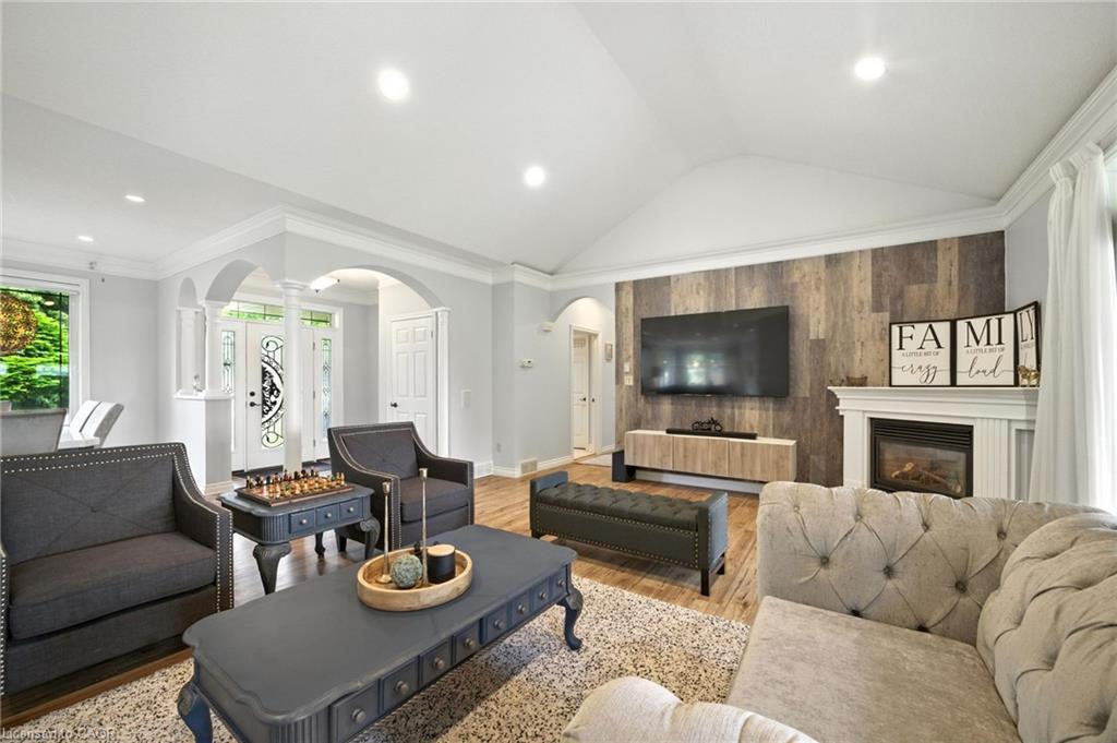 595479 Hwy 59, Woodstock, ON - Indoor Photo Showing Living Room With Fireplace