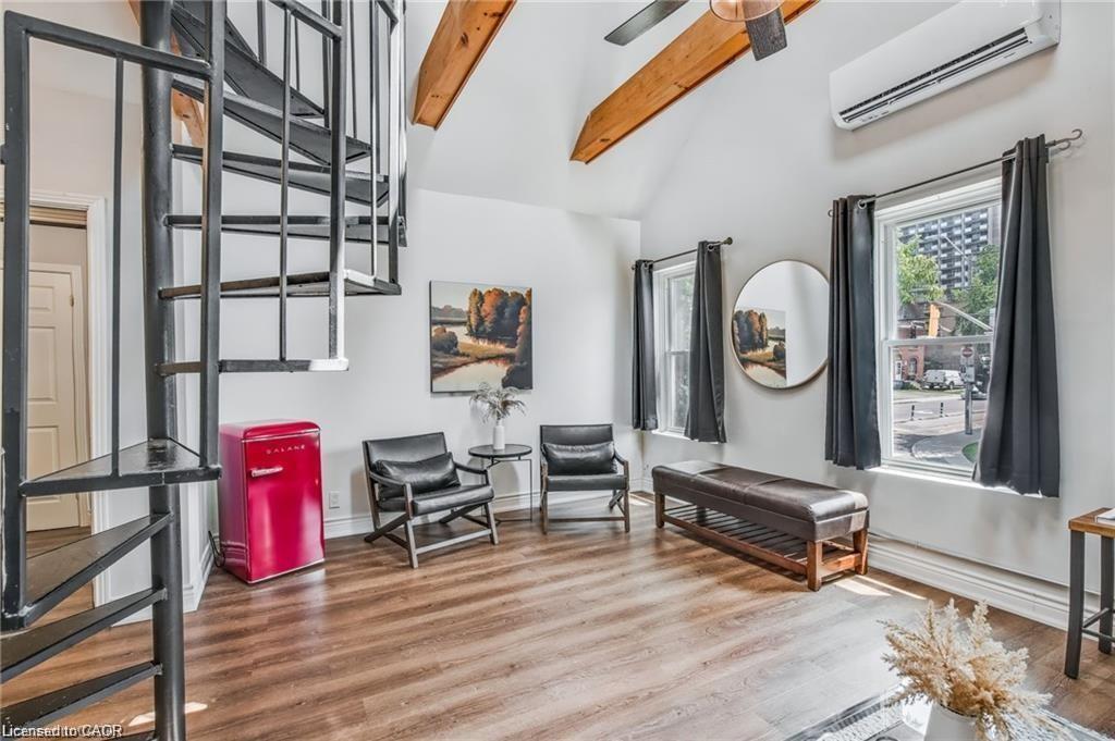 118 Queen Street S, Hamilton, ON - Indoor Photo Showing Other Room