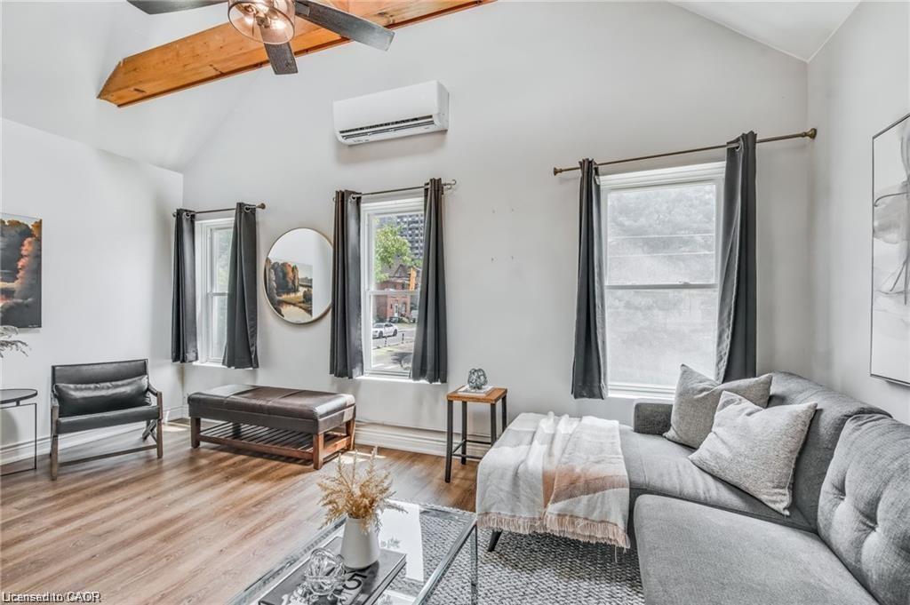 118 Queen Street S, Hamilton, ON - Indoor Photo Showing Other Room