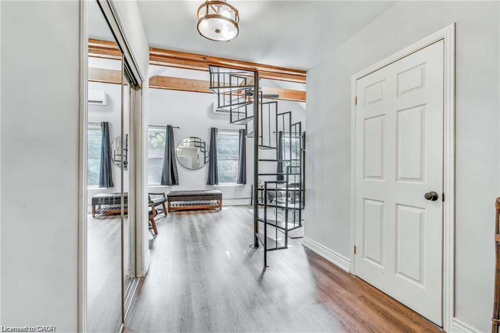 118 Queen Street S, Hamilton, ON - Indoor Photo Showing Other Room