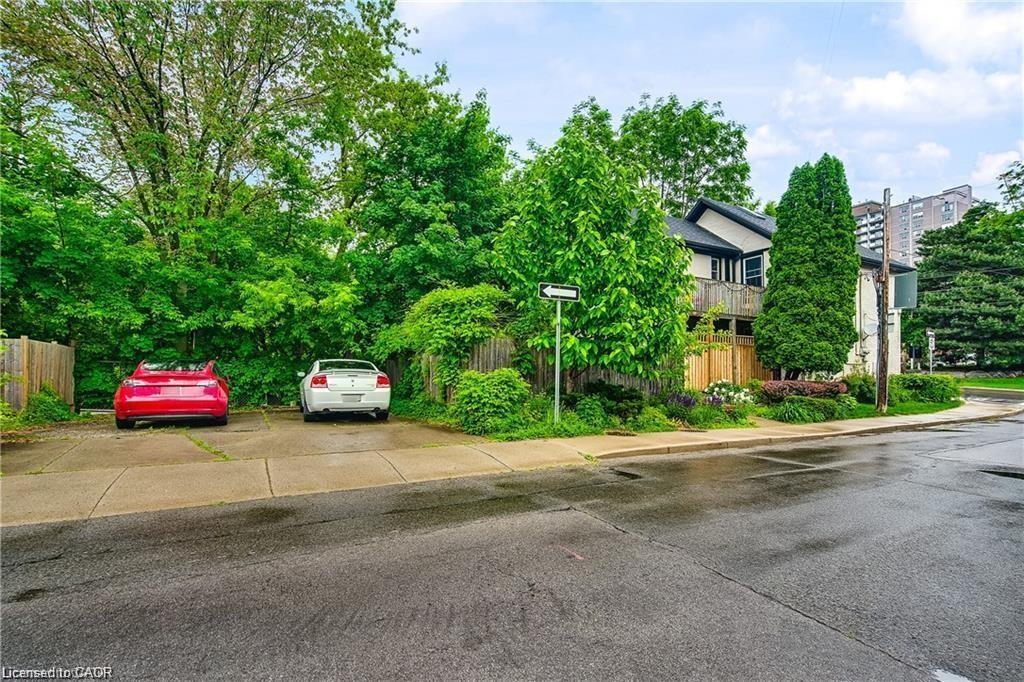 118 Queen Street S, Hamilton, ON - Outdoor