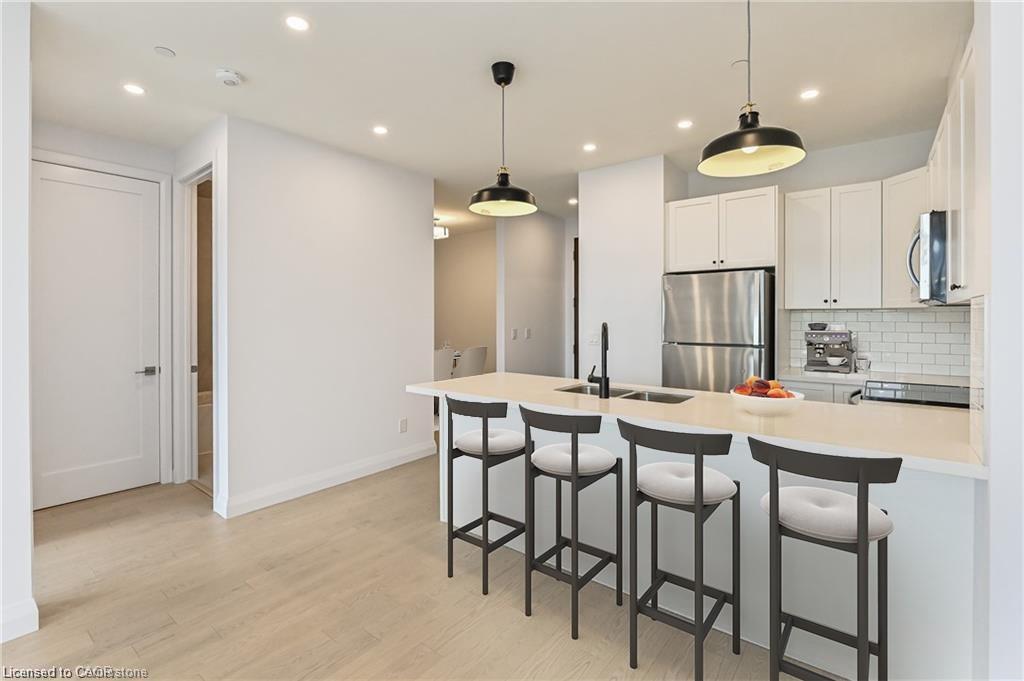 507-101 Locke Street S, Hamilton, ON - Indoor Photo Showing Kitchen With Upgraded Kitchen