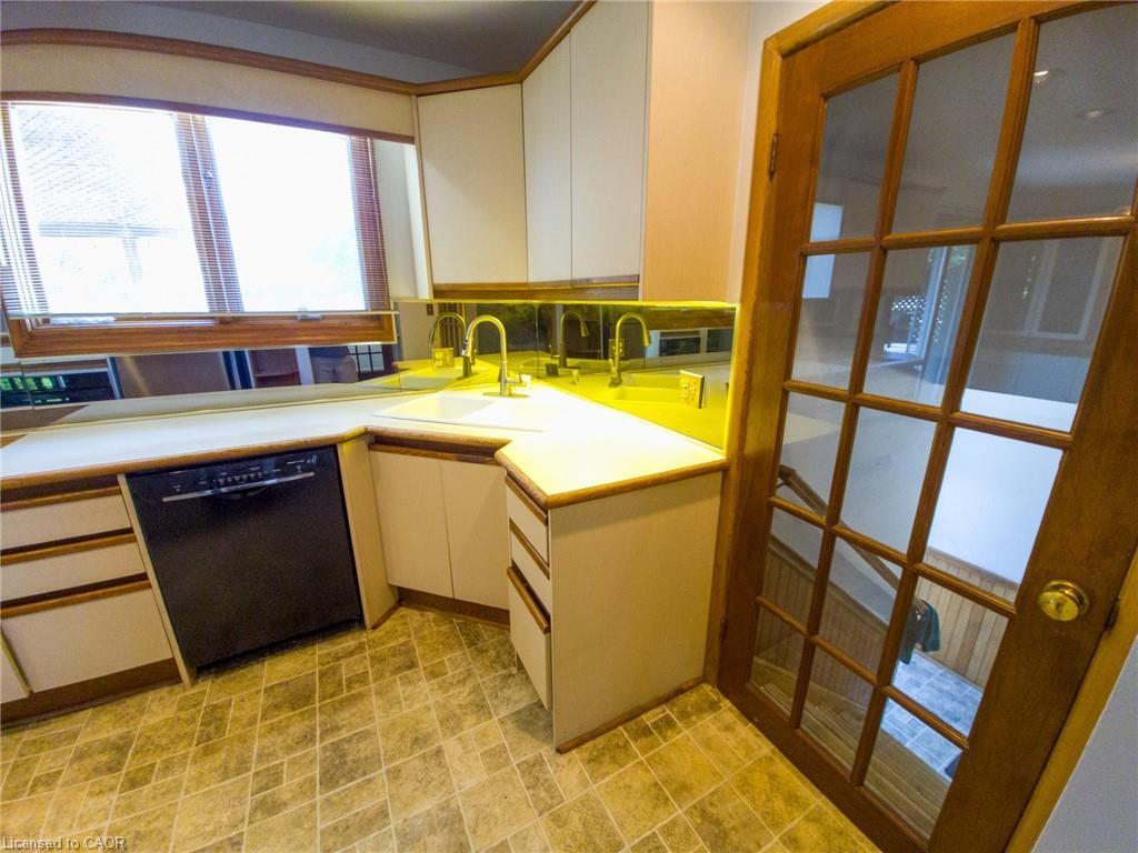 164 Laurier Avenue, Hamilton, ON - Indoor