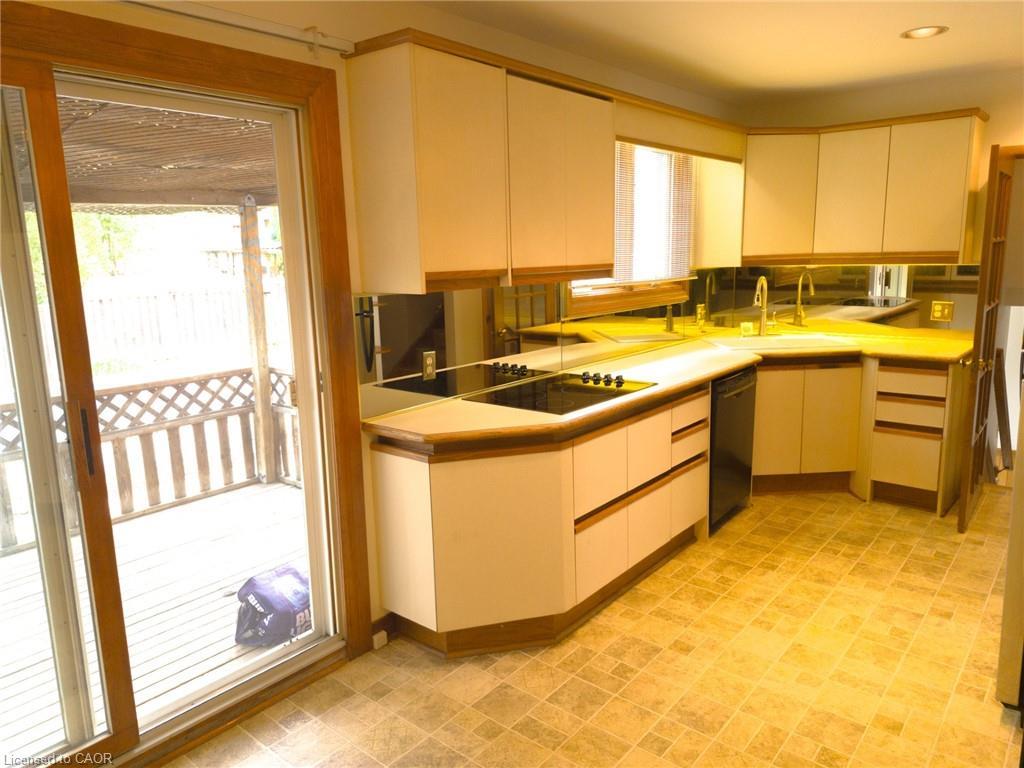 164 Laurier Avenue, Hamilton, ON - Indoor Photo Showing Kitchen