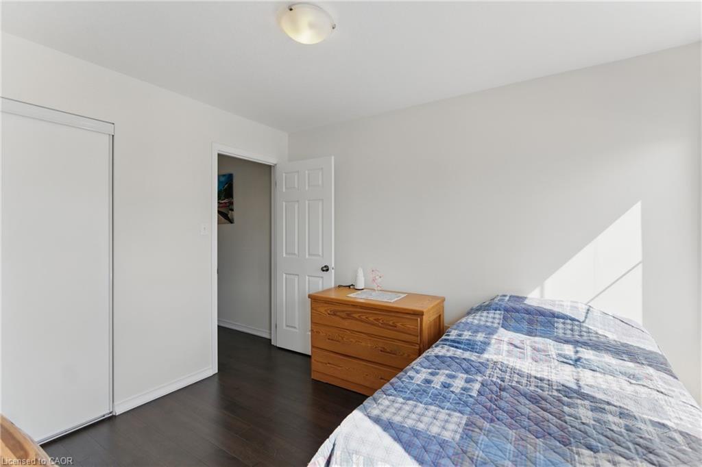 9 Lynch Crescent, Binbrook, ON - Indoor Photo Showing Bedroom