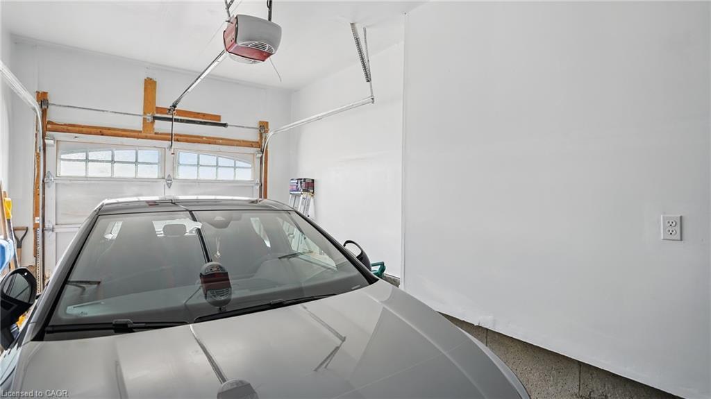 9 Lynch Crescent, Binbrook, ON - Indoor Photo Showing Garage