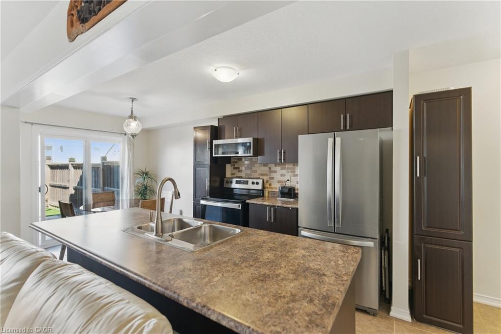 9 Lynch Crescent, Binbrook, ON - Indoor Photo Showing Kitchen With Double Sink