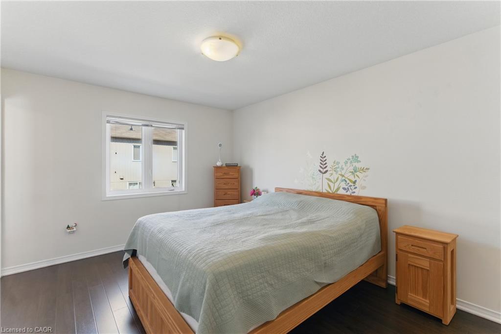 9 Lynch Crescent, Binbrook, ON - Indoor Photo Showing Bedroom