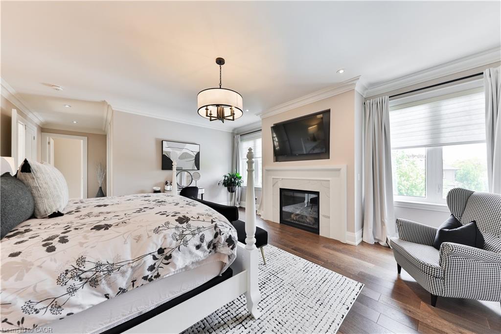 408 Saville Crescent, Oakville, ON - Indoor Photo Showing Bedroom With Fireplace