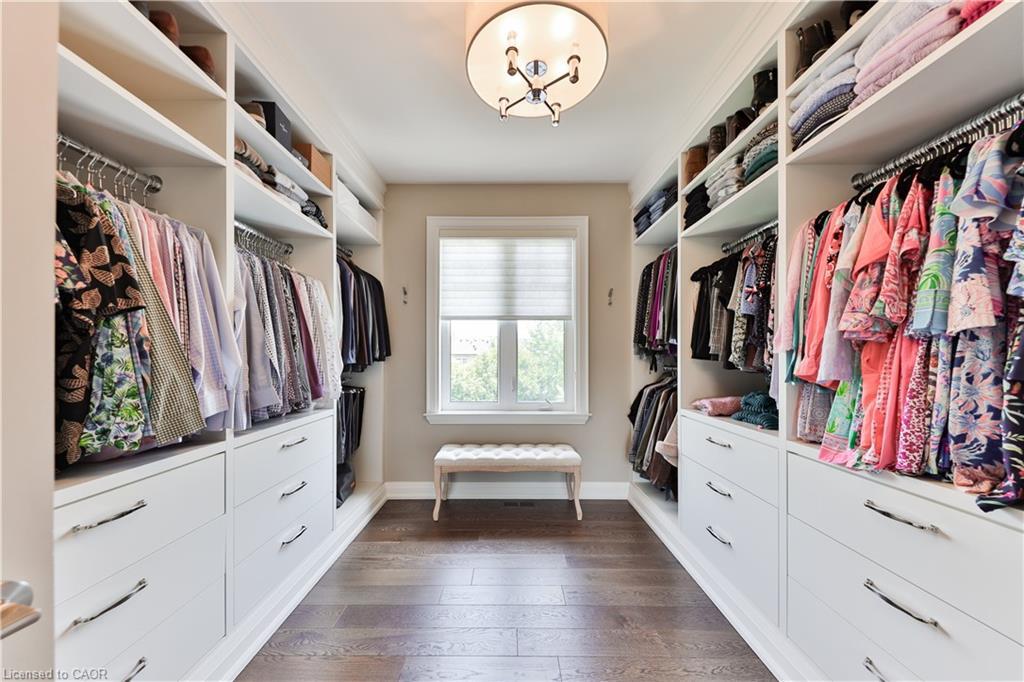 408 Saville Crescent, Oakville, ON - Indoor With Storage