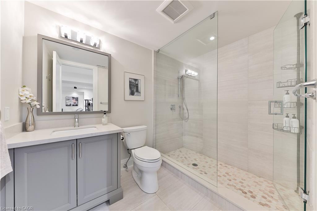 408 Saville Crescent, Oakville, ON - Indoor Photo Showing Bathroom