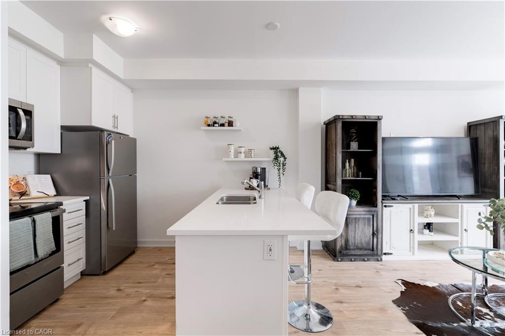 46-590 North Service Road, Hamilton, ON - Indoor Photo Showing Kitchen With Double Sink