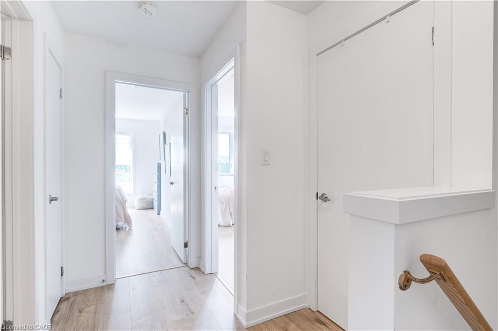 46-590 North Service Road, Hamilton, ON - Indoor Photo Showing Other Room