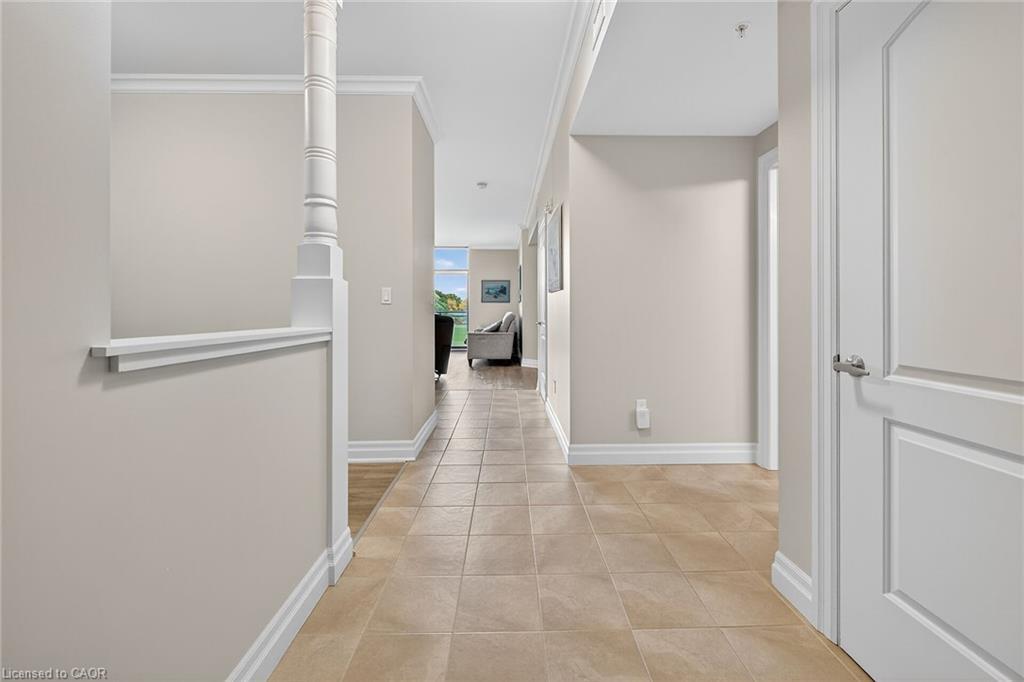 206-3290 New Street, Burlington, ON - Indoor Photo Showing Other Room