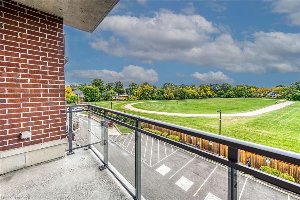206-3290 New Street, Burlington, ON - Outdoor With View