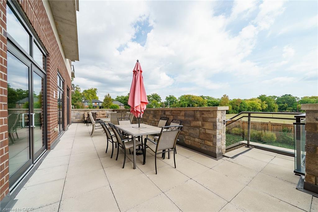 206-3290 New Street, Burlington, ON - Outdoor With Exterior