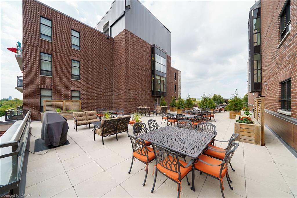 206-3290 New Street, Burlington, ON - Outdoor With Exterior