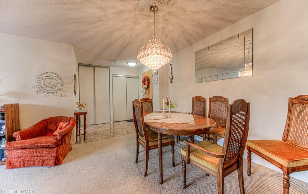 207-55 Blue Springs Drive, Waterloo, ON - Indoor Photo Showing Dining Room