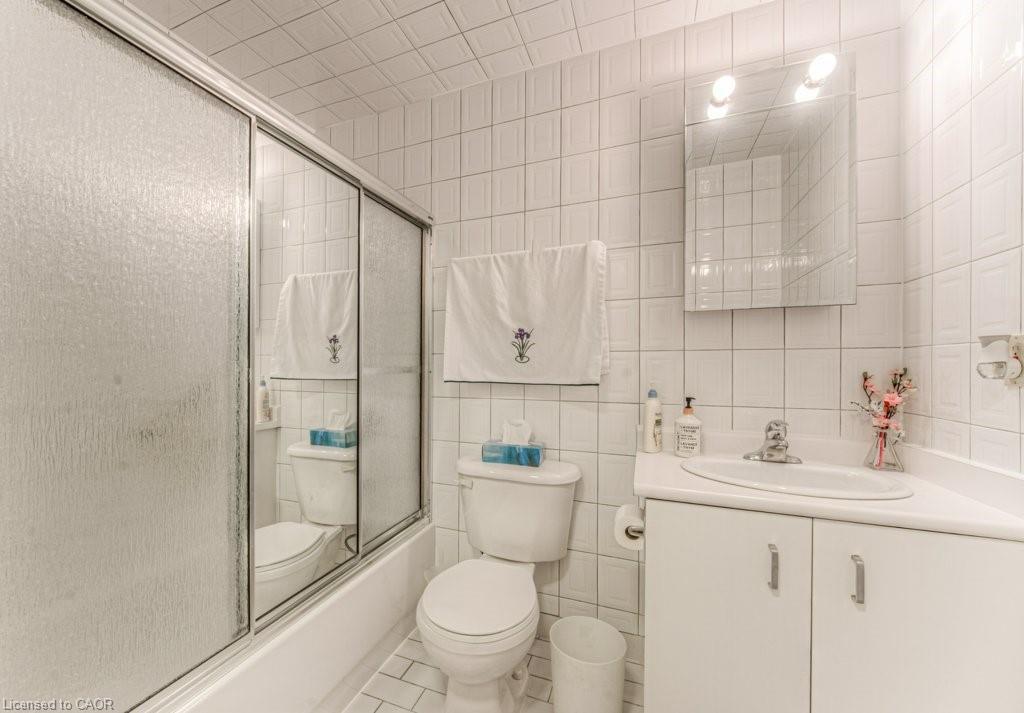 207-55 Blue Springs Drive, Waterloo, ON - Indoor Photo Showing Bathroom