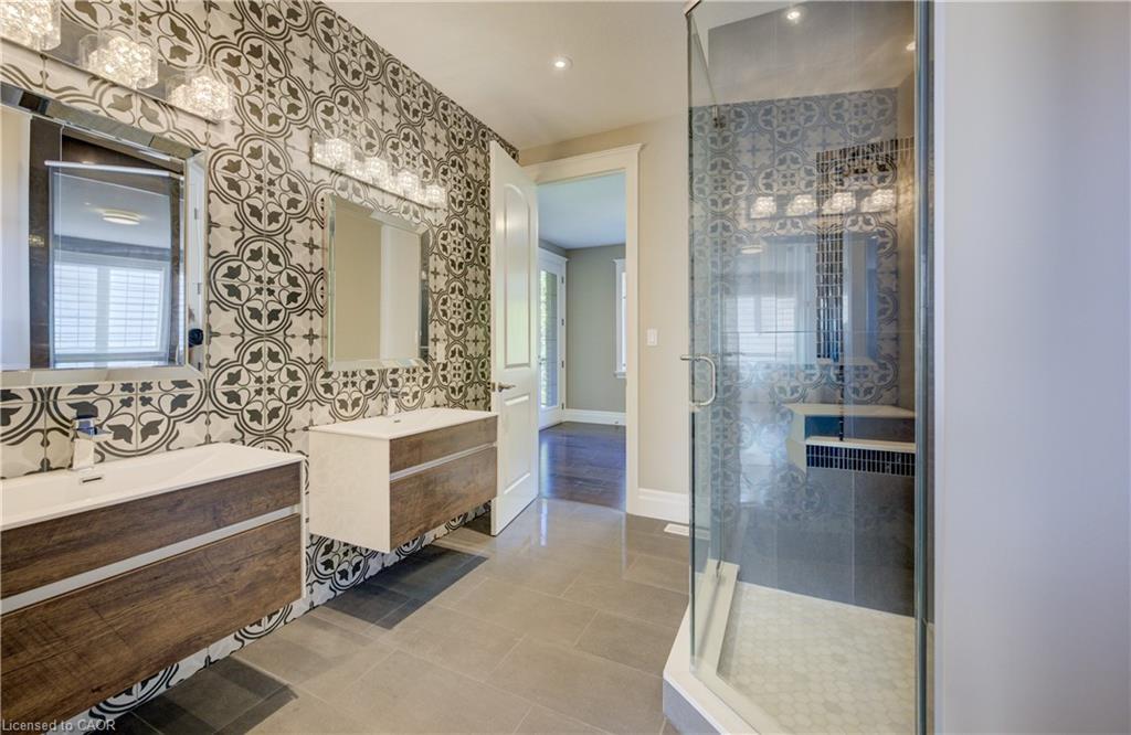 705 Meadowsweet Avenue, Waterloo, ON - Indoor Photo Showing Bathroom