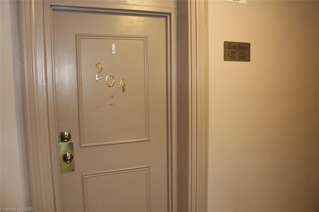 204-851 Queenston Road, Hamilton, ON - Indoor Photo Showing Other Room