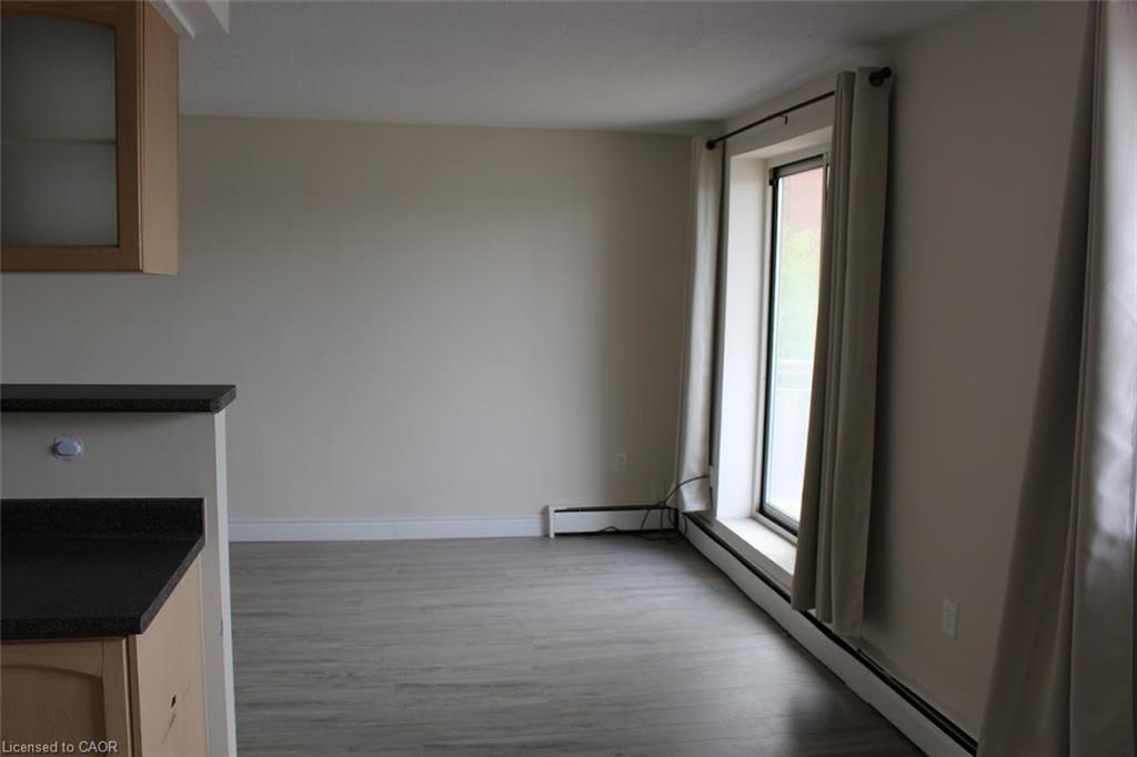 204-851 Queenston Road, Hamilton, ON - Indoor Photo Showing Other Room