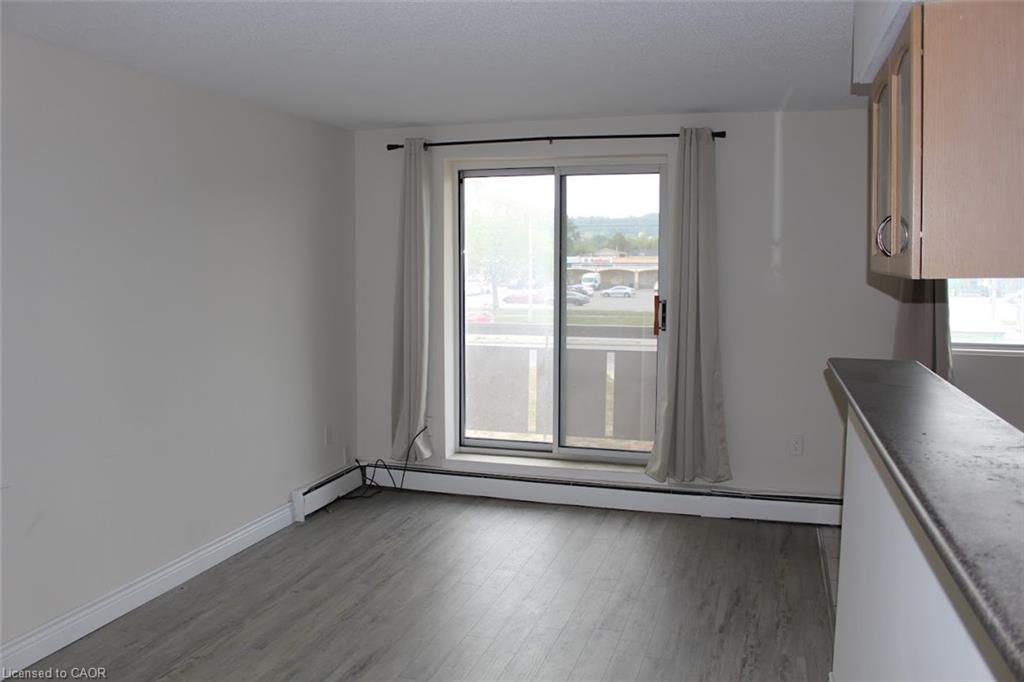 204-851 Queenston Road, Hamilton, ON - Indoor Photo Showing Other Room