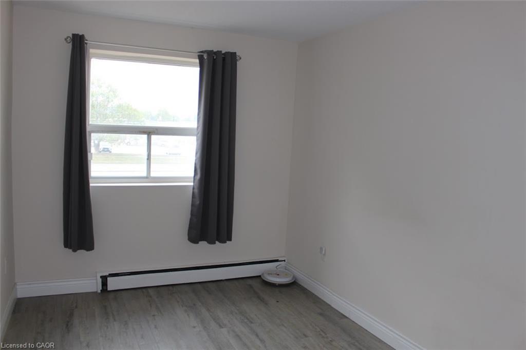 204-851 Queenston Road, Hamilton, ON - Indoor Photo Showing Other Room