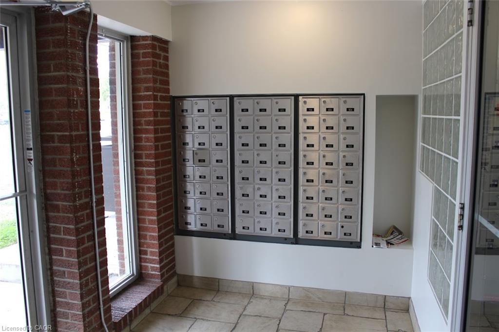 204-851 Queenston Road, Hamilton, ON - Indoor Photo Showing Other Room