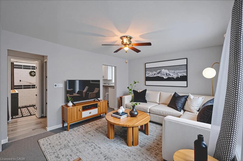 5 Dalhousie Avenue, Hamilton, ON - Indoor Photo Showing Living Room