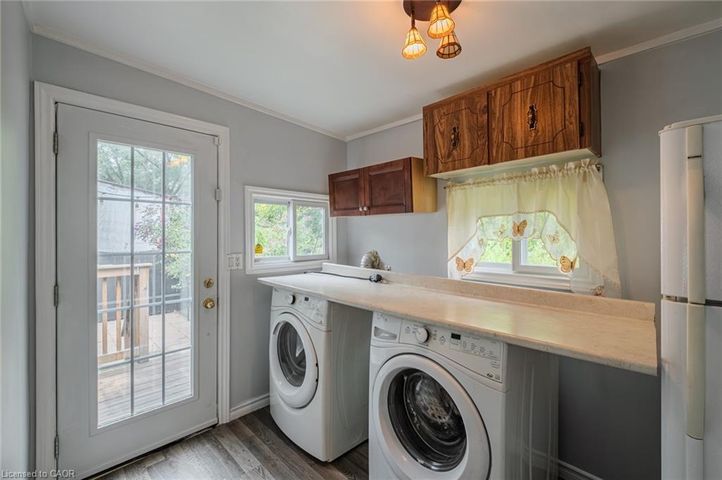 5 Dalhousie Avenue, Hamilton, ON - Indoor Photo Showing Laundry Room