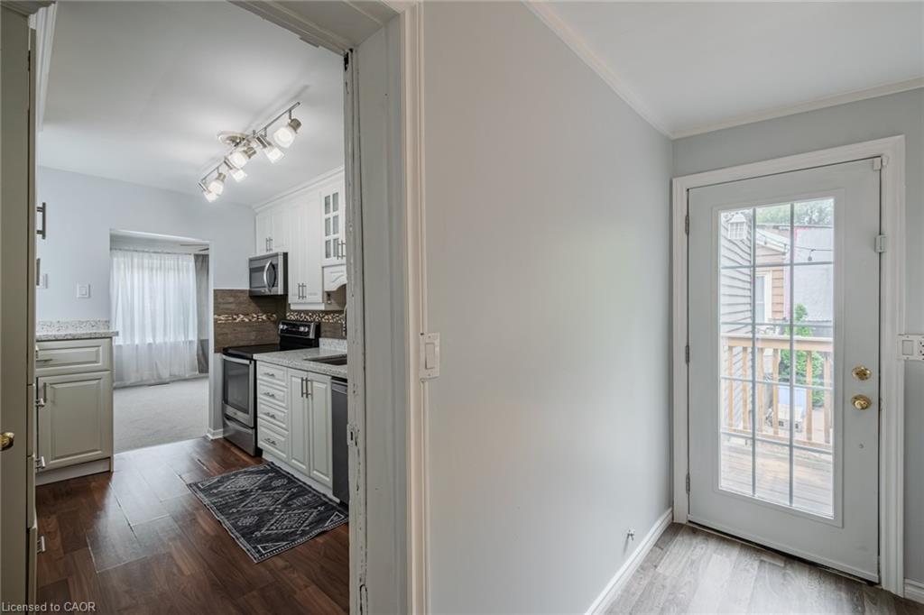 5 Dalhousie Avenue, Hamilton, ON - Indoor Photo Showing Other Room