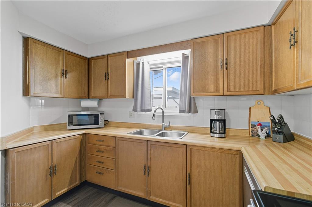56 Muscot Drive, Hamilton, ON - Indoor Photo Showing Kitchen With Double Sink