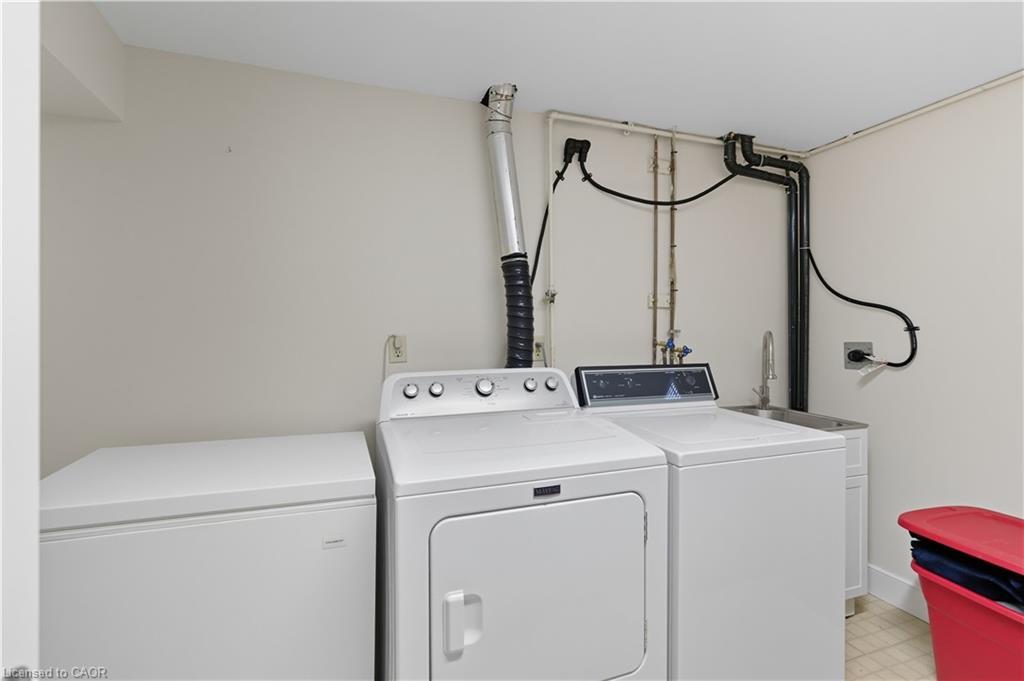 56 Muscot Drive, Hamilton, ON - Indoor Photo Showing Laundry Room