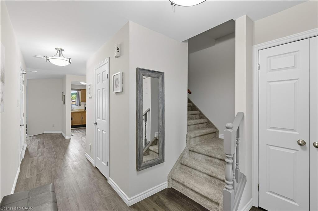 56 Muscot Drive, Hamilton, ON - Indoor Photo Showing Other Room