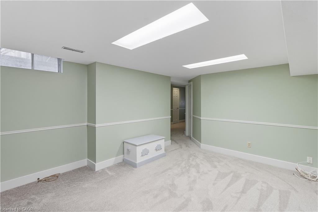 56 Muscot Drive, Hamilton, ON - Indoor Photo Showing Other Room