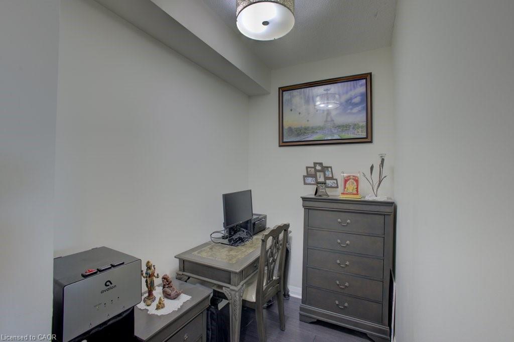 1601-75 Eglinton Avenue W, Mississauga, ON - Indoor