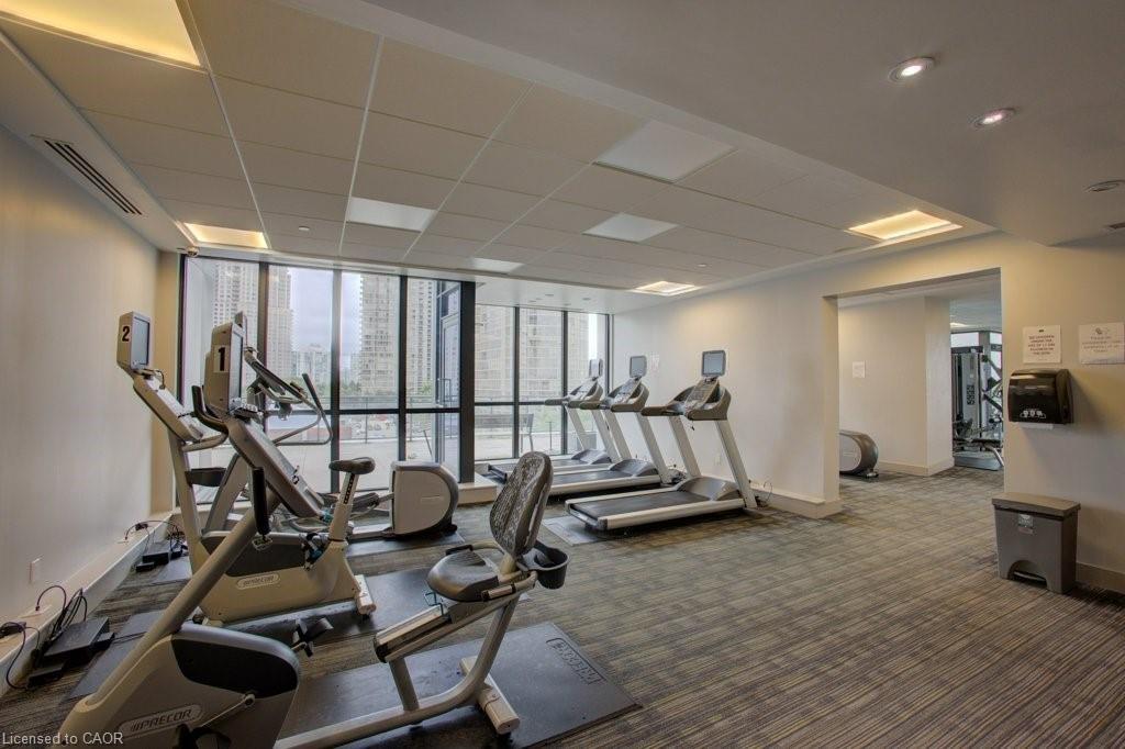 1601-75 Eglinton Avenue W, Mississauga, ON - Indoor Photo Showing Gym Room
