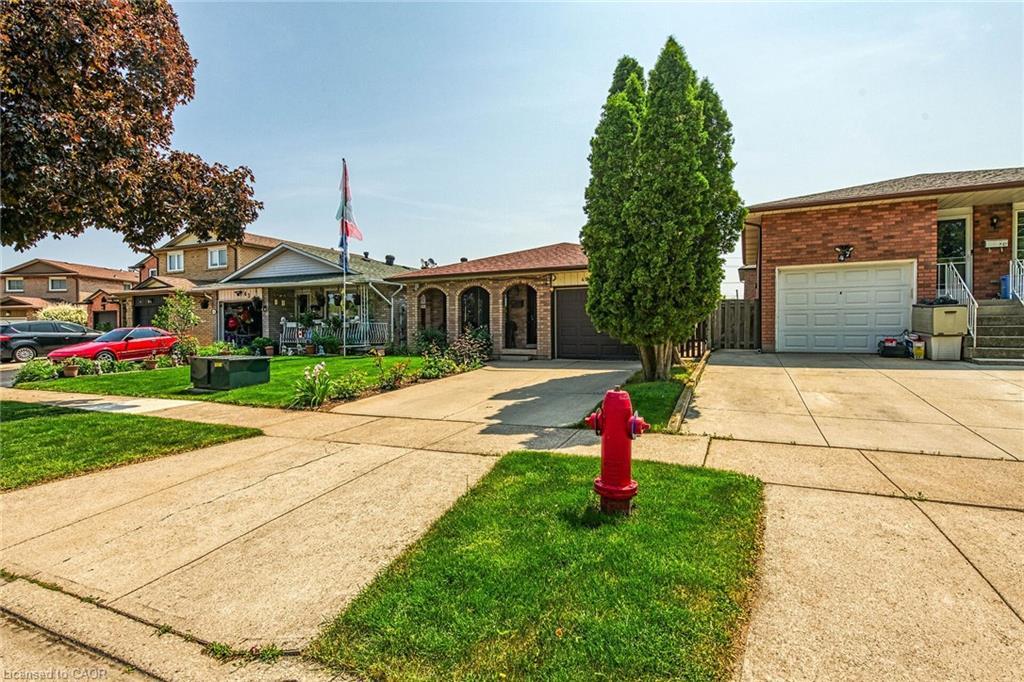 45 Juniper Drive, Stoney Creek, ON - Outdoor With Facade