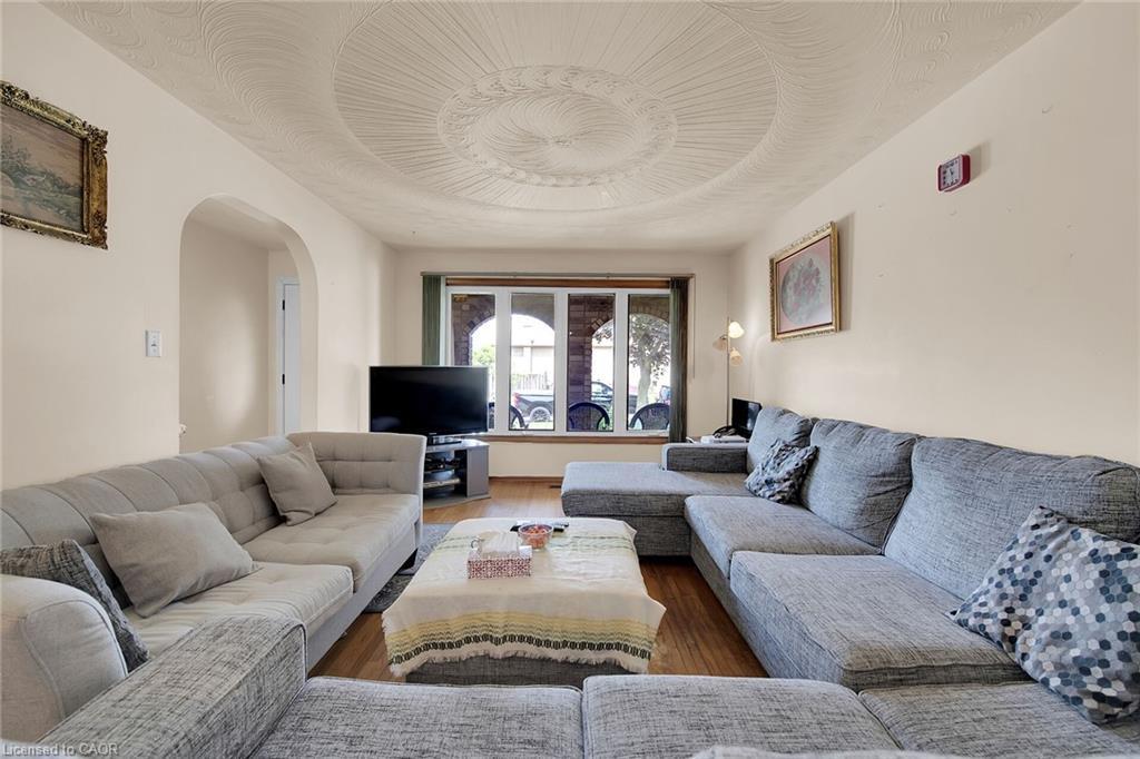 45 Juniper Drive, Stoney Creek, ON - Indoor Photo Showing Living Room