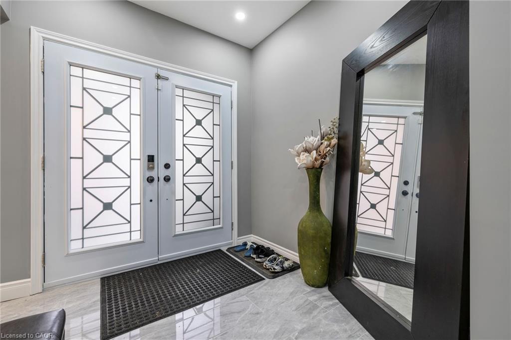 169 Mount Pleasant Street, Brantford, ON - Indoor Photo Showing Other Room