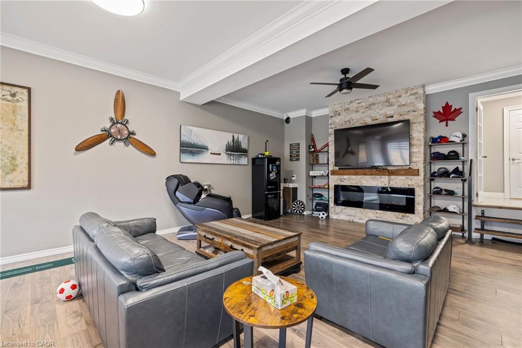 169 Mount Pleasant Street, Brantford, ON - Indoor Photo Showing Living Room With Fireplace