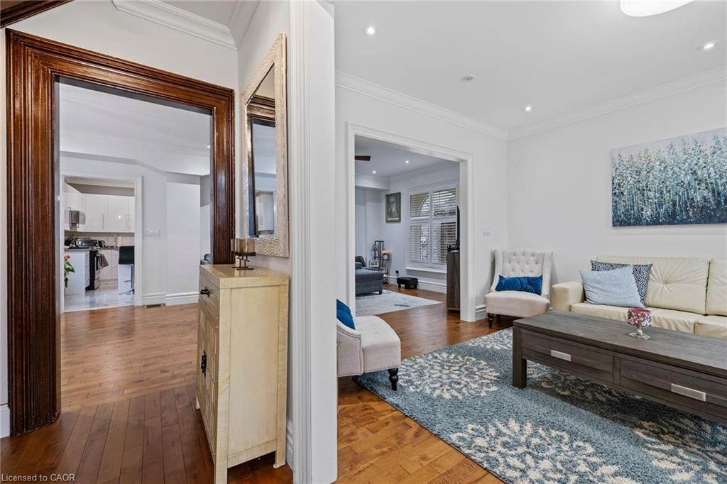 169 Mount Pleasant Street, Brantford, ON - Indoor