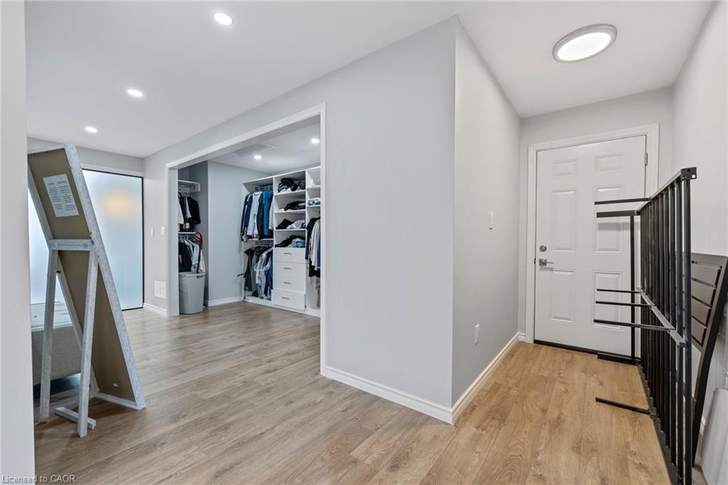 169 Mount Pleasant Street, Brantford, ON - Indoor Photo Showing Other Room