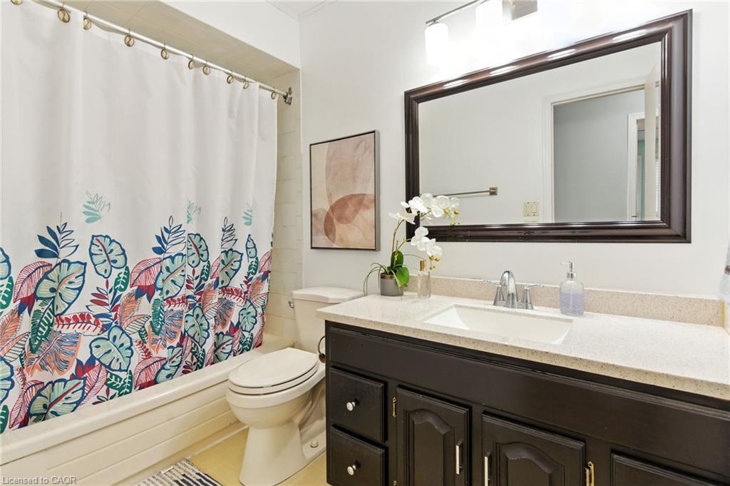 30 Rainbow Court, Welland, ON - Indoor Photo Showing Bathroom