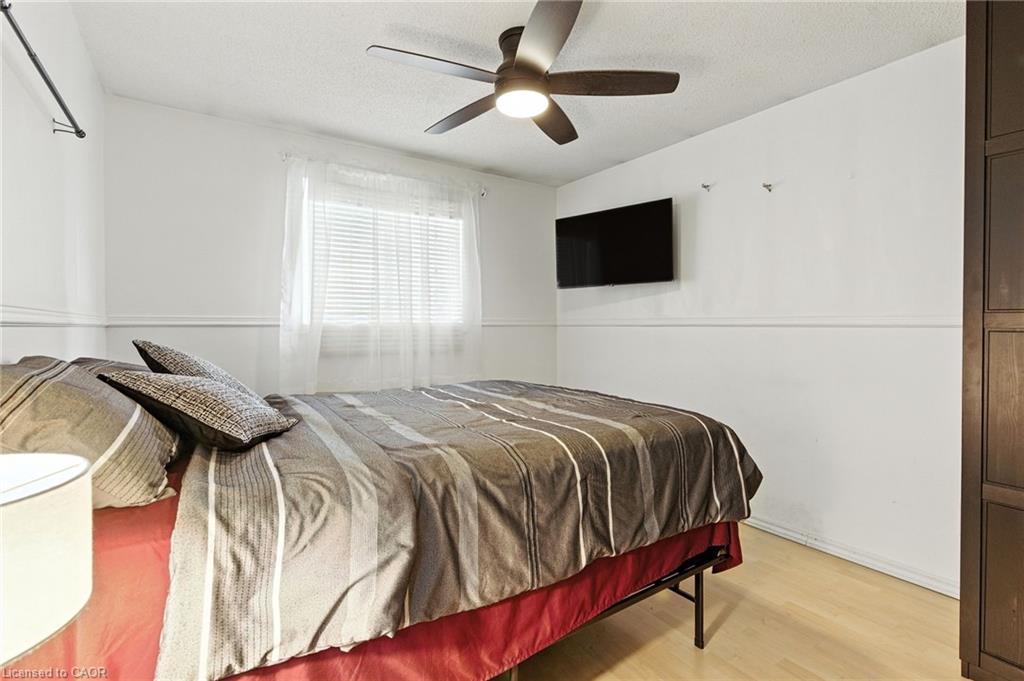 30 Rainbow Court, Welland, ON - Indoor Photo Showing Bedroom